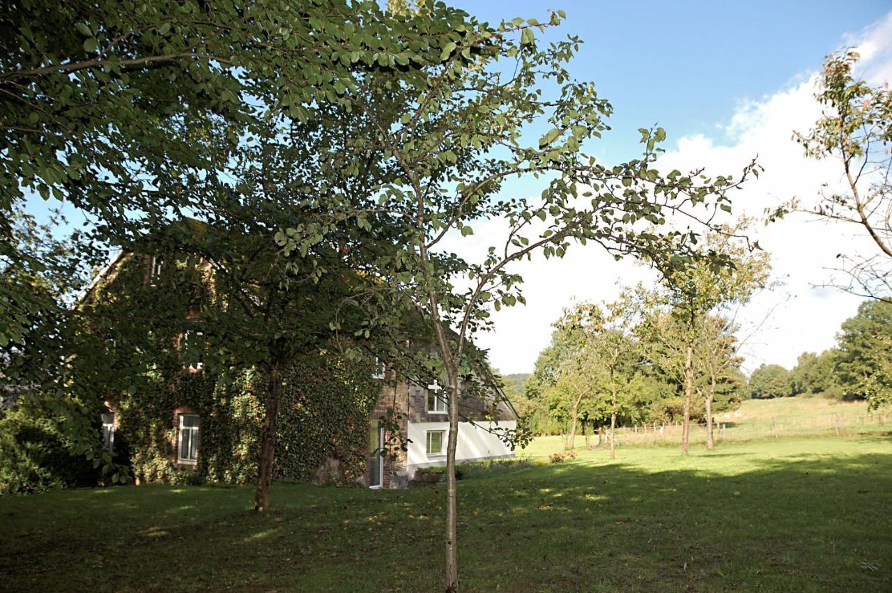 Ruhiges, Gemuetliches Ferienhaus Mit Grossem Garten Weismes Buitenkant foto