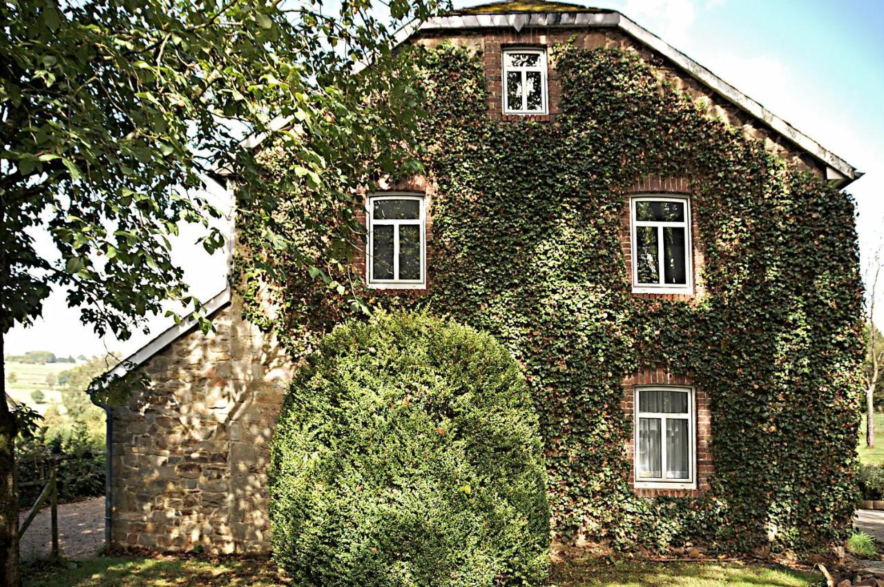 Ruhiges, Gemuetliches Ferienhaus Mit Grossem Garten Weismes Buitenkant foto