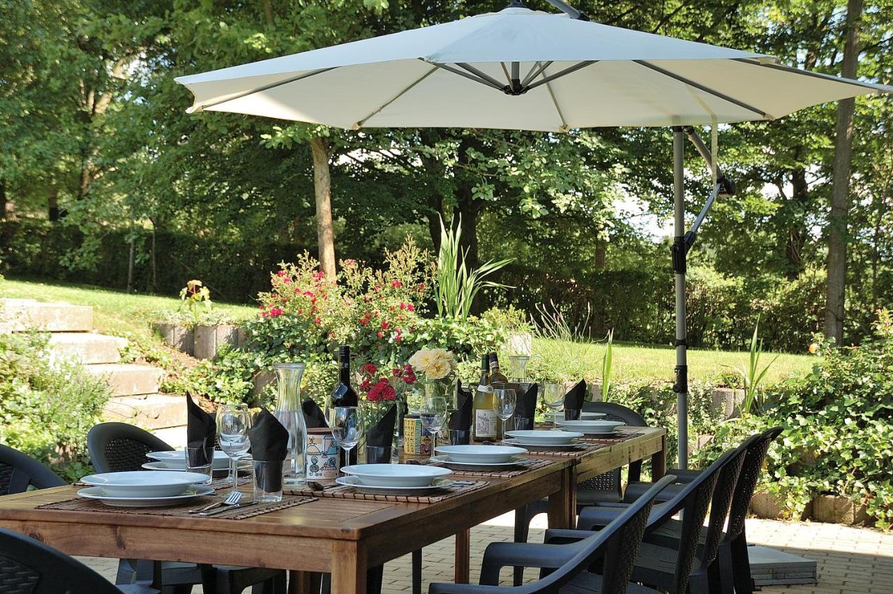Ruhiges, Gemuetliches Ferienhaus Mit Grossem Garten Weismes Buitenkant foto